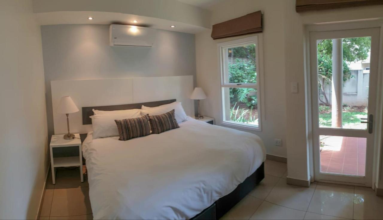 Villa Via Executive Suites With Power Back-Up Johannesburgo Exterior foto